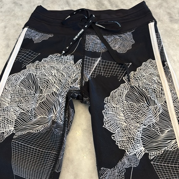 The Upside Pants - The Upside Performance Leggings